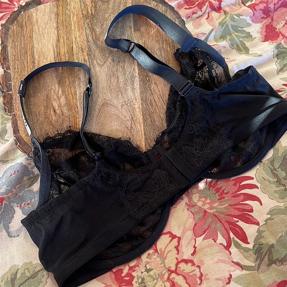 VICTORIA SECRET Size 42DDD Classic  Black Lace PushUp Underwire Bra SEXY $69 NEW - Picture 14 of 16